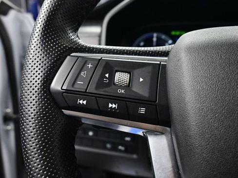 Used 2024 Mitsubishi Outlander SE image 6