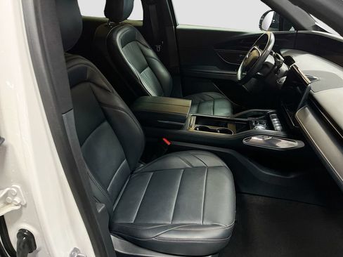 Used 2024 Lincoln Nautilus Premier w/ Equipment Group 102A AWD/4WD image 30
