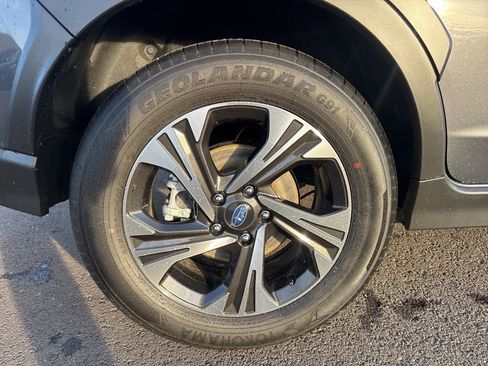 Used 2025 Subaru Crosstrek 2.0i Premium image 9