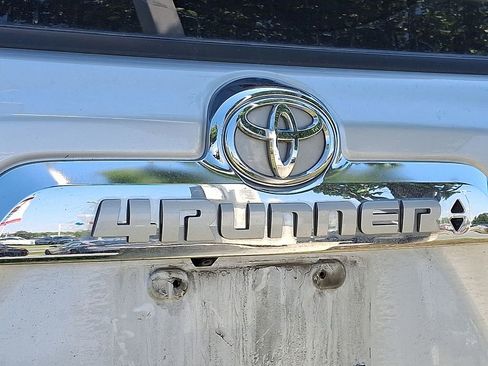 Used 2017 Toyota 4Runner Limited AWD/4WD image 9