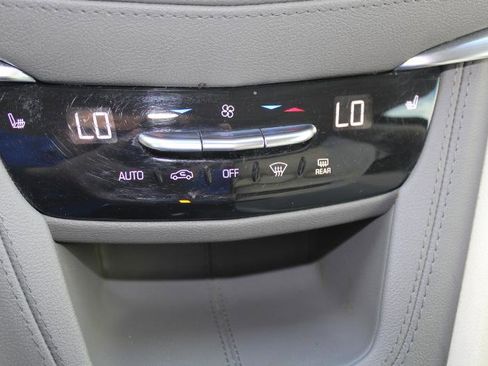 Used 2020 Cadillac XT5 Premium Luxury image 40