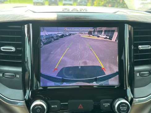 Used 2019 RAM 1500 Laramie AWD/4WD image 15