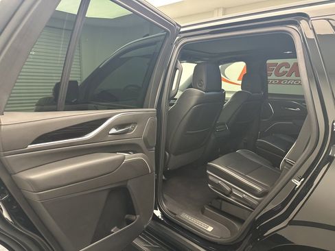 Used 2021 Cadillac Escalade Sport w/ LPO, Illumination Package image 6