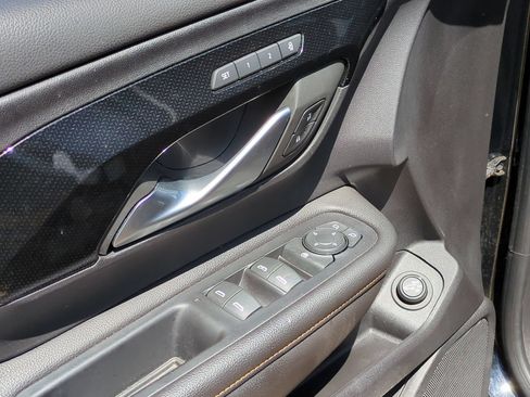 Used 2022 GMC Terrain AT4 AWD/4WD image 15