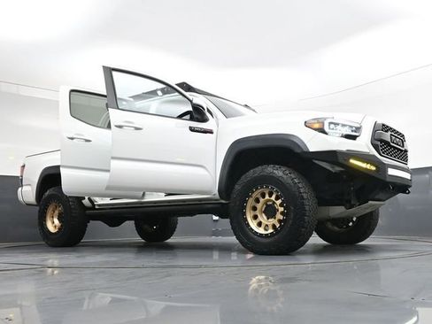 Used 2017 Toyota Tacoma TRD Pro image 45
