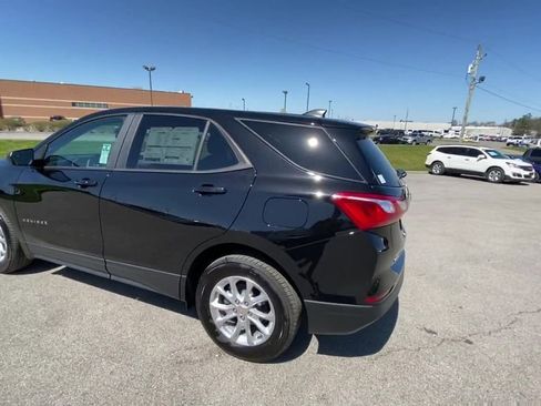 Used 2021 Chevrolet Equinox LS w/ LS Convenience Package AWD/4WD image 6