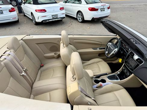 Used 2011 Chrysler 200 Limited image 27