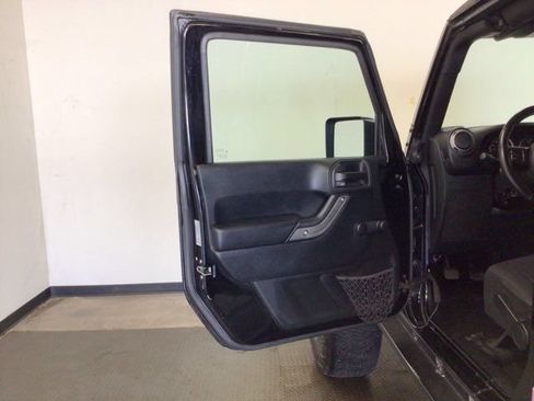 Used 2016 Jeep Wrangler Unlimited Sport AWD/4WD image 15