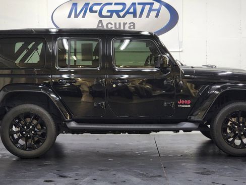 Used 2021 Jeep Wrangler Unlimited Sahara image 3