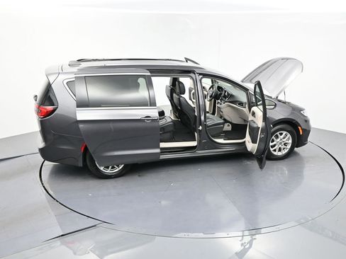 Used 2022 Chrysler Pacifica Touring-L FWD image 29