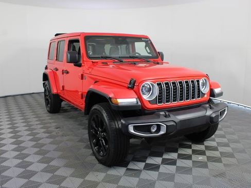 Used 2025 Jeep Wrangler Unlimited Sahara w/ Safety Group AWD/4WD image 24
