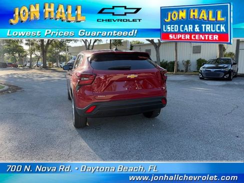 Used 2026 Chevrolet Trax LS FWD image 9