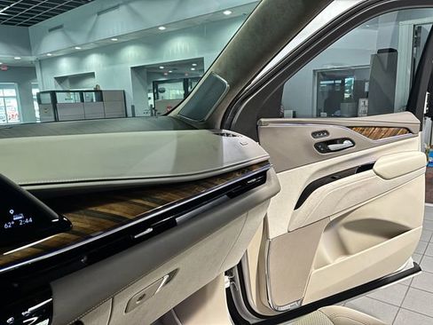 Used 2024 Cadillac Escalade ESV Sport Platinum w/ LPO, Floor Liner Package image 25