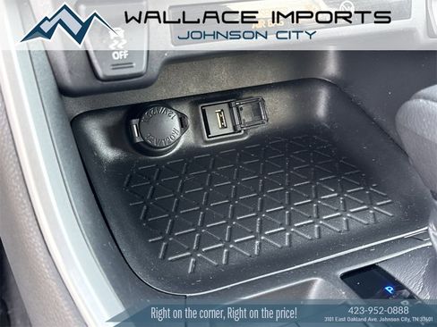 Used 2021 Toyota RAV4 XLE w/ Convenience Package image 30