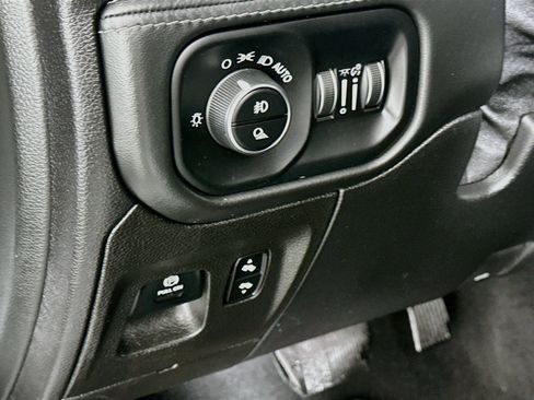 Used 2019 RAM 1500 Limited RWD image 16