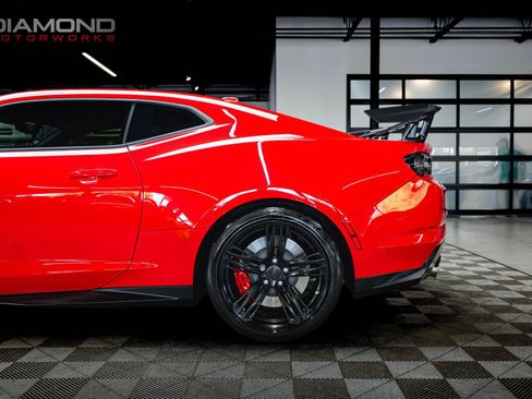 Used 2021 Chevrolet Camaro ZL1 RWD image 13