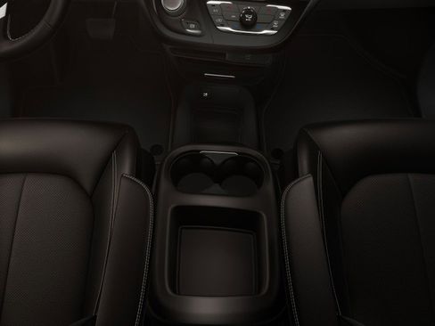 New 2026 Chrysler Voyager LX image 4