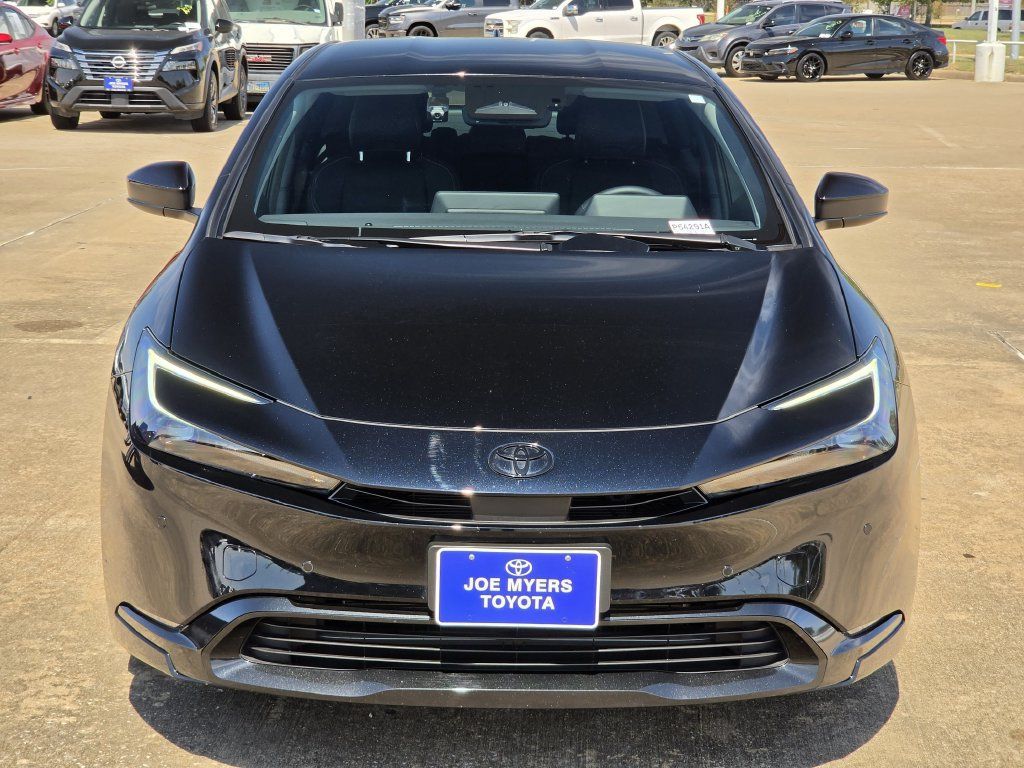 Used 2026 Toyota Prius Plug-In Hybrid FWD image 3