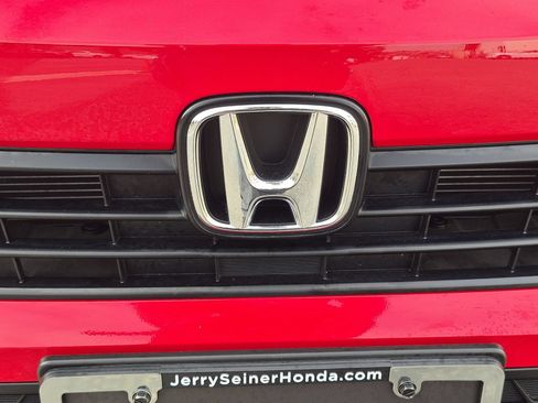 Used 2024 Honda Civic Sport image 9