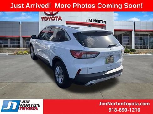 Used 2020 Ford Escape SE FWD image 4
