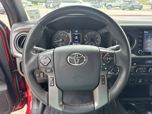 Used 2021 Toyota Tacoma TRD Off-Road w/ Technology Package AWD/4WD image 21