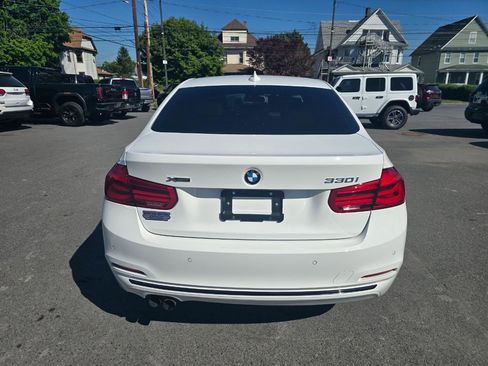 Used 2017 BMW 330i xDrive Sedan AWD/4WD image 18