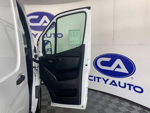 Used 2022 Mercedes-Benz Sprinter 1500 image 30