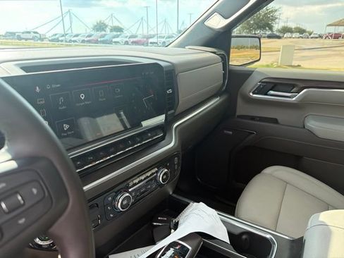 Used 2025 GMC Sierra 1500 SLT w/ SLT Premium Plus Package AWD/4WD image 22