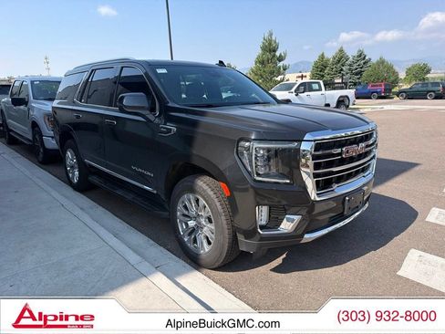 Used 2024 GMC Yukon SLT w/ SLT Premium Package AWD/4WD image 3