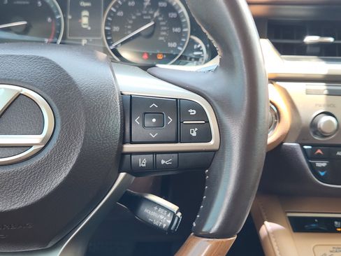 Used 2016 Lexus ES 350 w/ Navigation System Package FWD image 29