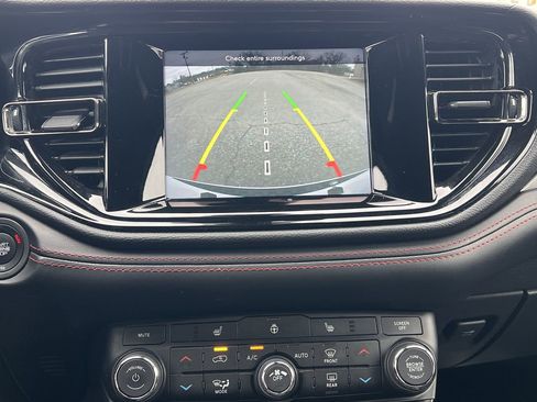 Used 2023 Dodge Durango GT image 3