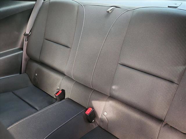 Used 2015 Chevrolet Camaro LT w/ 1LT Preferred Package RWD image 16