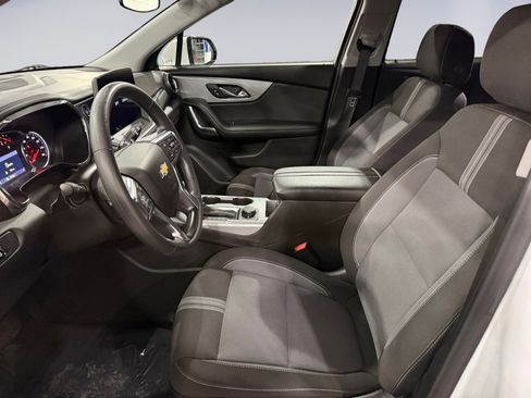 Used 2025 Chevrolet Blazer LT FWD image 9