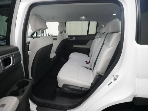 Used 2026 Hyundai Santa Fe SE AWD/4WD image 16