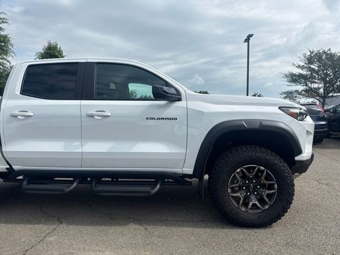 Used 2024 Chevrolet Colorado ZR2 w/ Safety Package AWD/4WD image 14