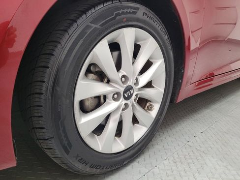 Used 2018 Kia Optima S FWD image 31