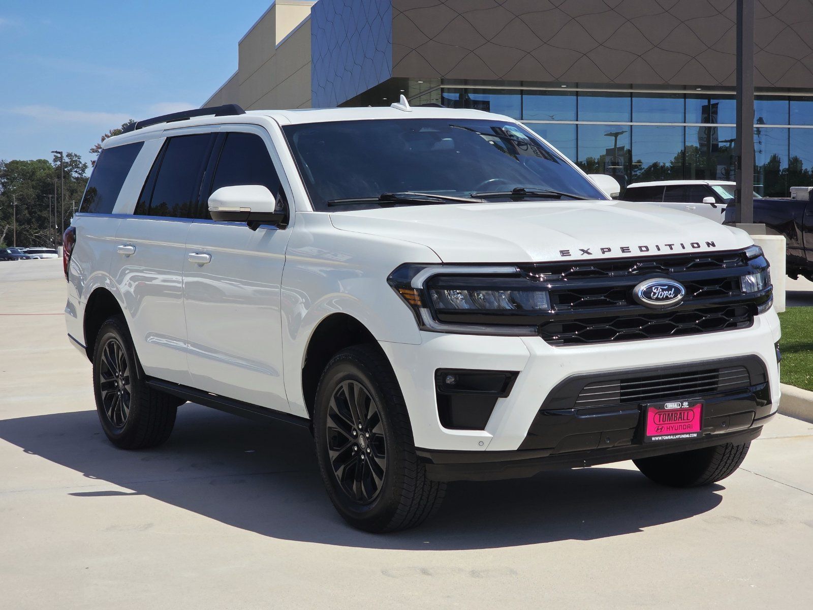 Used 2023 Ford Expedition Limited RWD image 3