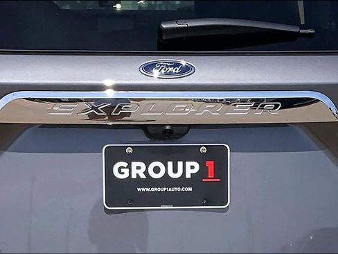Certified 2021 Ford Explorer Limited w/ Equipment Group 301A AWD/4WD image 31