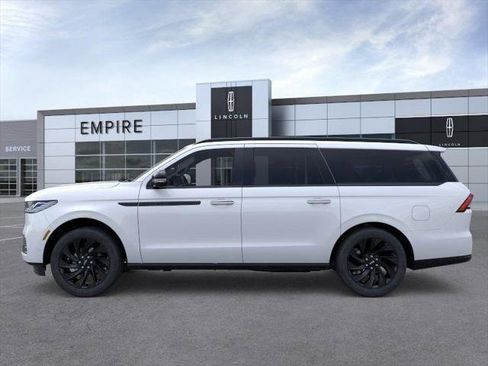 New 2026 Lincoln Navigator L Reserve w/ Jet Appearance Package AWD/4WD image 3