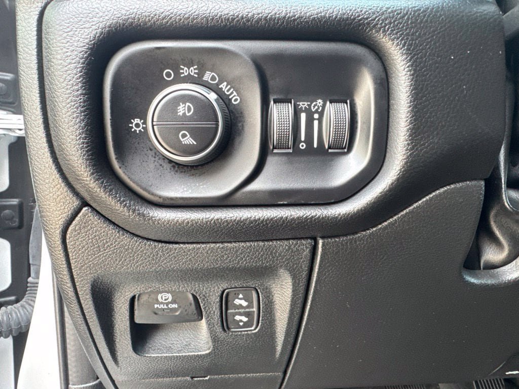 Used 2023 RAM 1500 Laramie AWD/4WD image 14