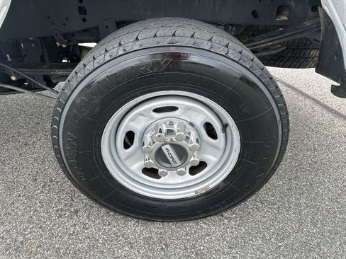 Used 2017 Ford F250 XL w/ Power Equipment Group AWD/4WD image 10