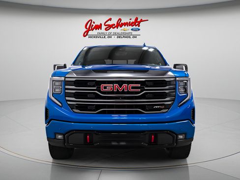 Used 2023 GMC Sierra 1500 AT4 w/ Technology Package AWD/4WD image 2