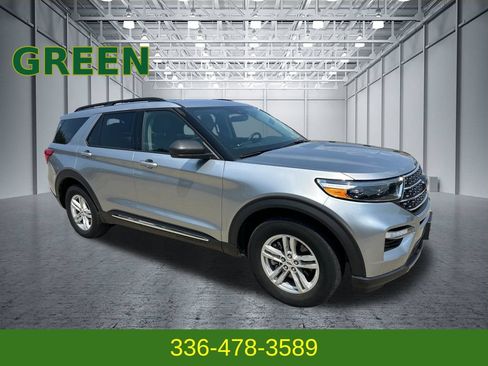 Used 2022 Ford Explorer XLT w/ Equipment Group 202A AWD/4WD image 7