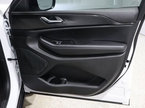 Used 2025 Jeep Grand Cherokee Laredo w/ Luxury Tech Group I image 22