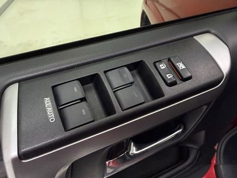 Used 2021 Toyota 4Runner SR5 AWD/4WD image 29