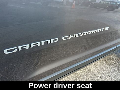 Certified 2024 Jeep Grand Cherokee Limited AWD/4WD image 19