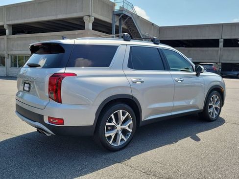 Used 2022 Hyundai Palisade SEL w/ Premium Package FWD image 4
