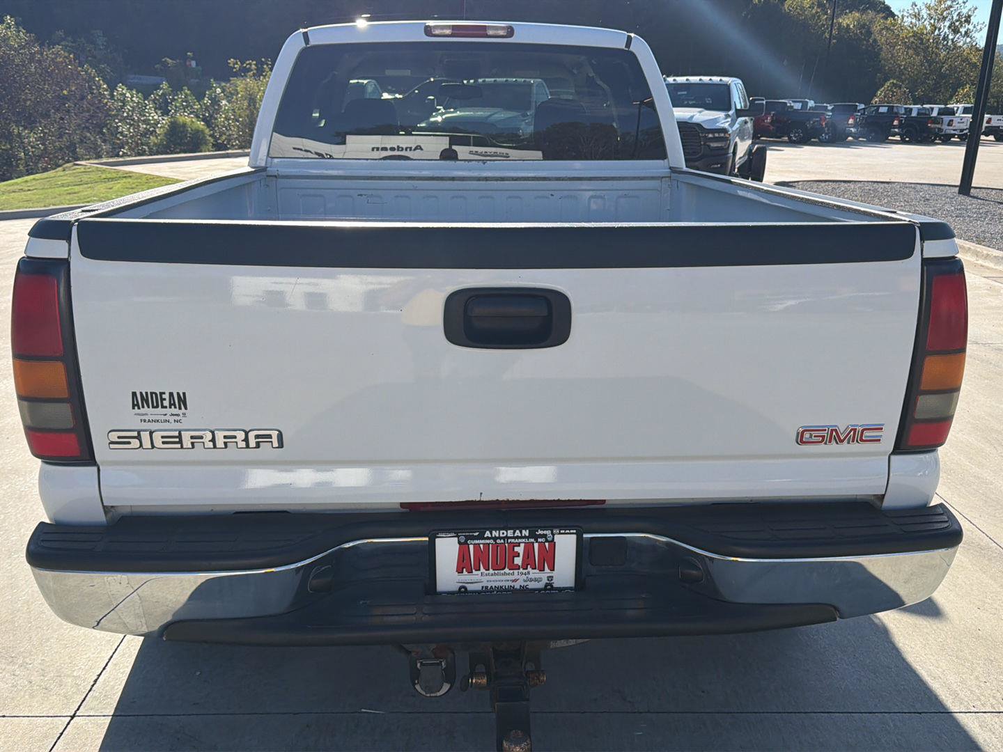 Used 2004 GMC Sierra 1500 SLT w/ Safe And Sound Package AWD/4WD image 4