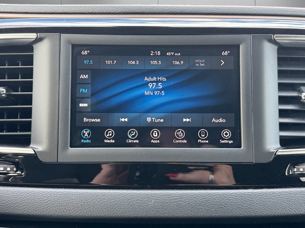 Used 2019 Chrysler Pacifica Touring-L FWD image 21