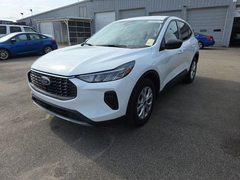 Certified 2025 Ford Escape Active FWD image 1
